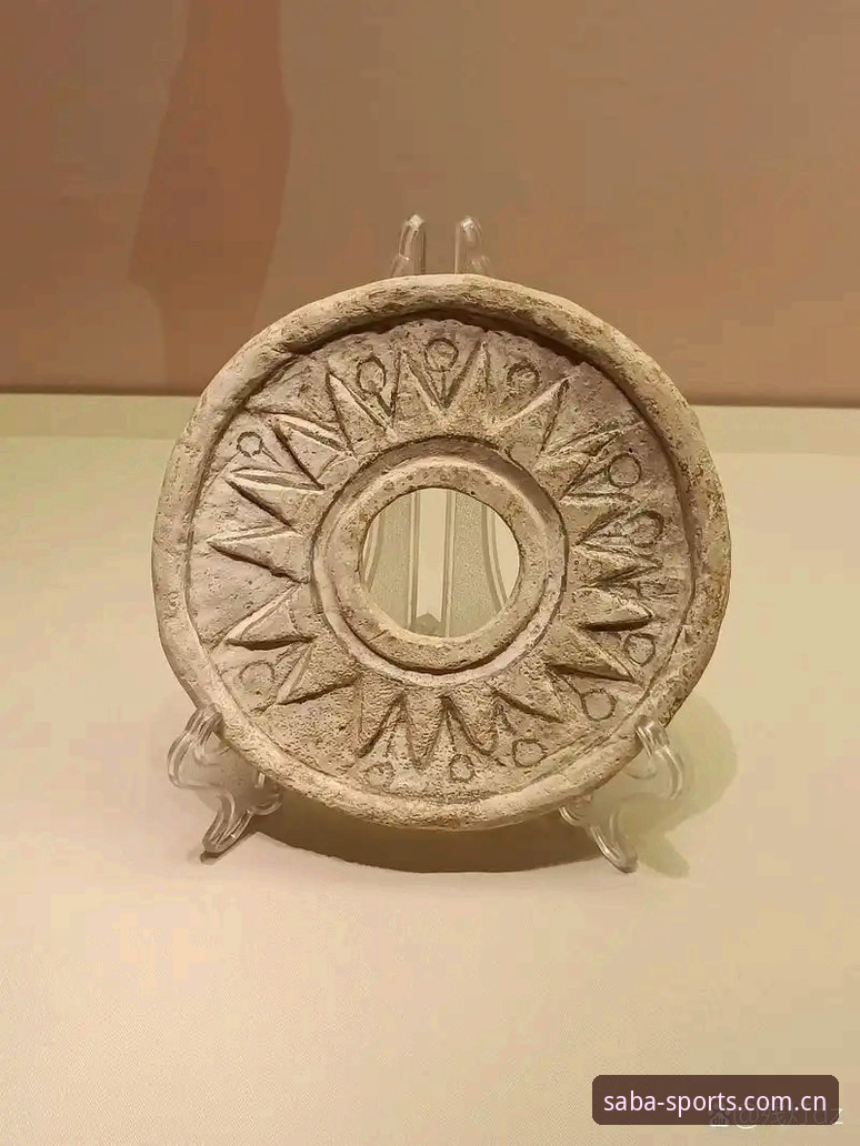 索斯盖特转身谈话筒：3种方式看出他的下一片绿茵